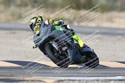 media/Dec-01-2025-Moto Forza (Mon) [[2daa91e15f]]/1-Advanced Group/Session 3 (Turn 3)/